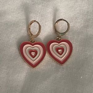 Cute red,pink, and white heart earrings gold earrings, great for a cute outfit.